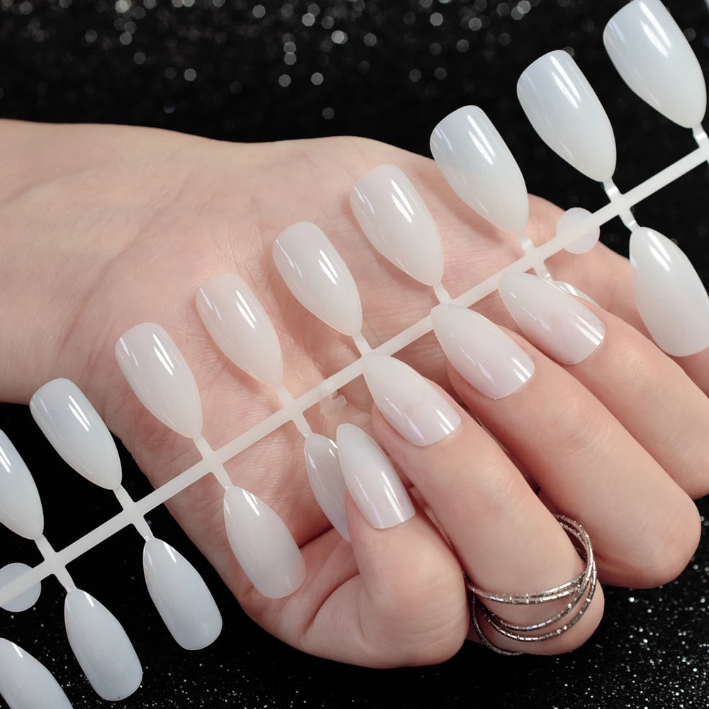 Lunro Sleek Stiletto Set – Light Brown Press-On Nails | Fashion DIY Kit